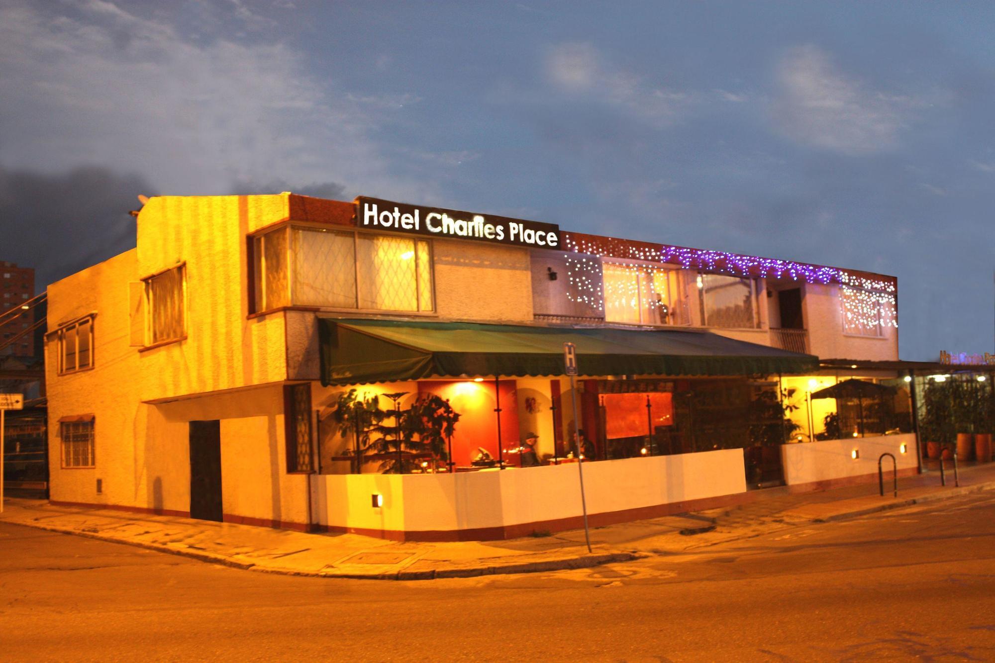 Hotel Charlies Place Bogotá Esterno foto