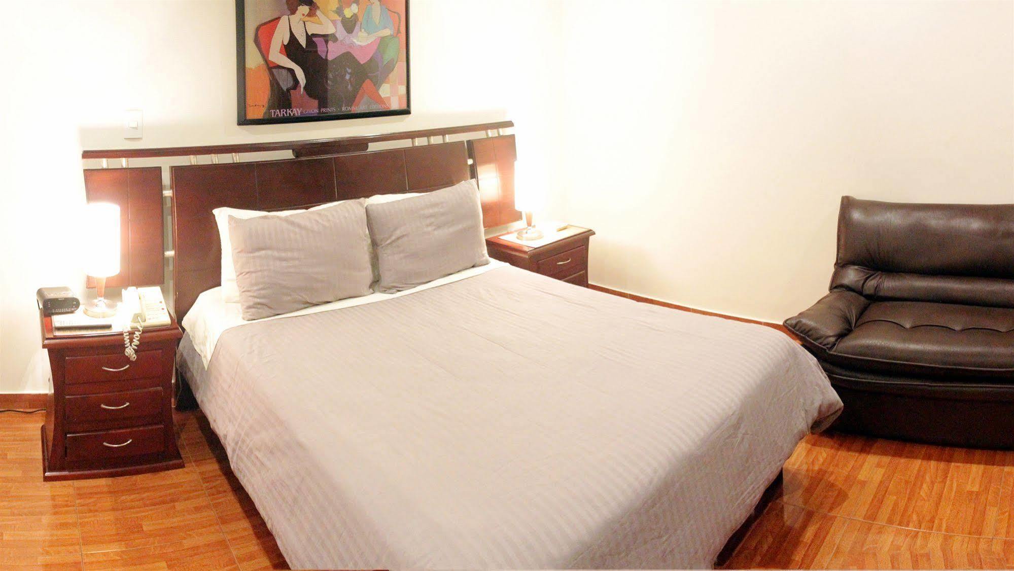 Hotel Charlies Place Bogotá Esterno foto