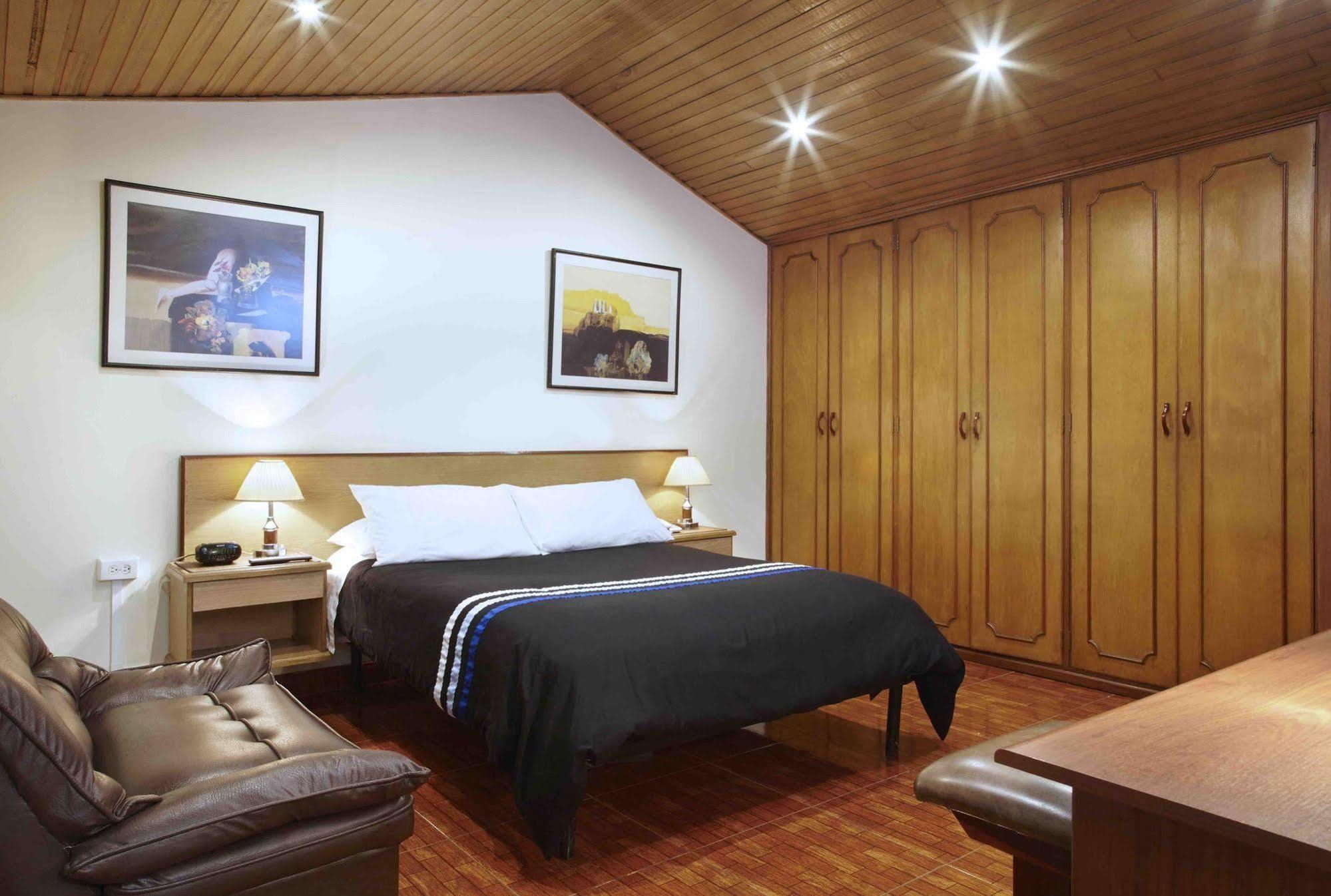 Hotel Charlies Place Bogotá Esterno foto