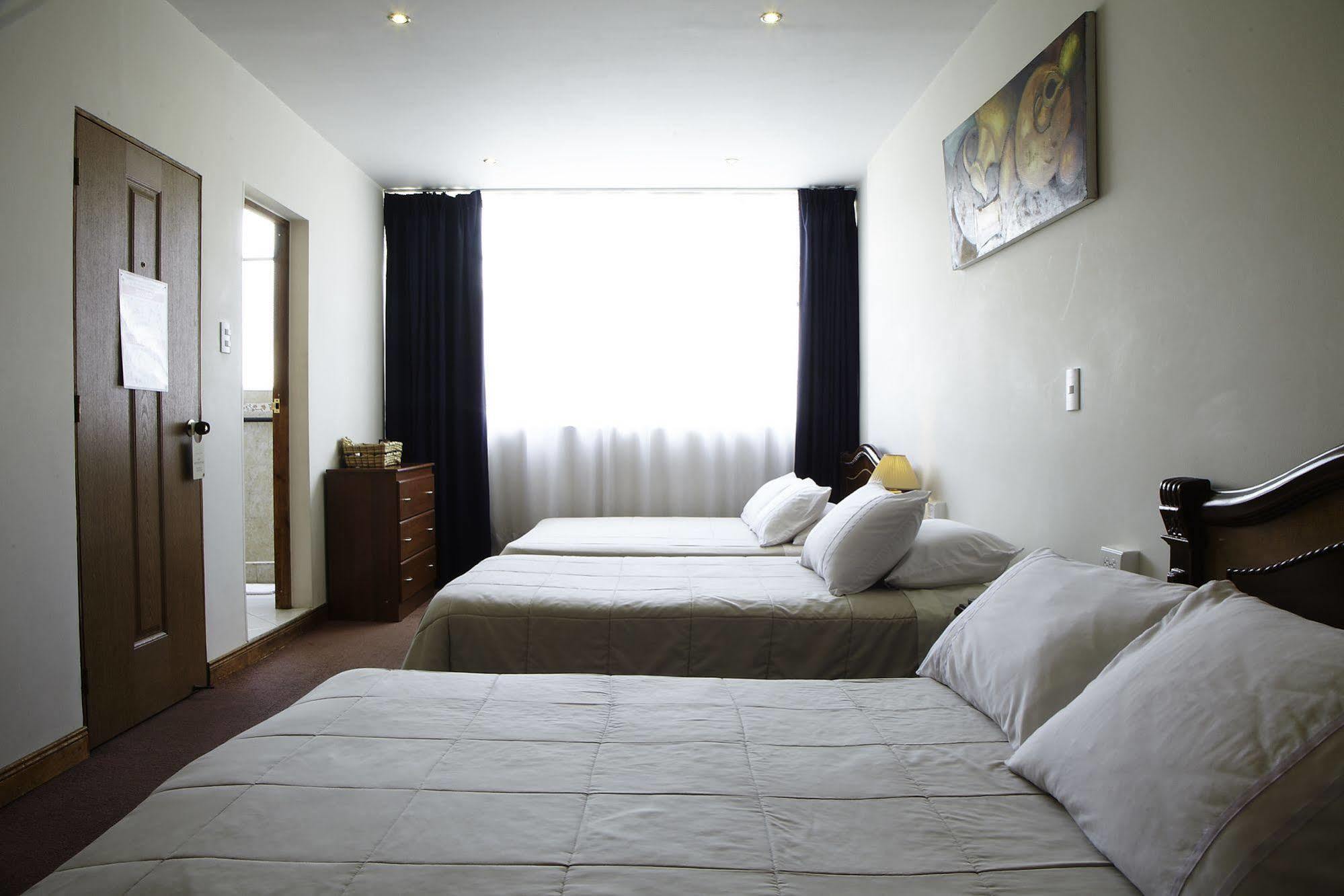 Hotel Charlies Place Bogotá Esterno foto