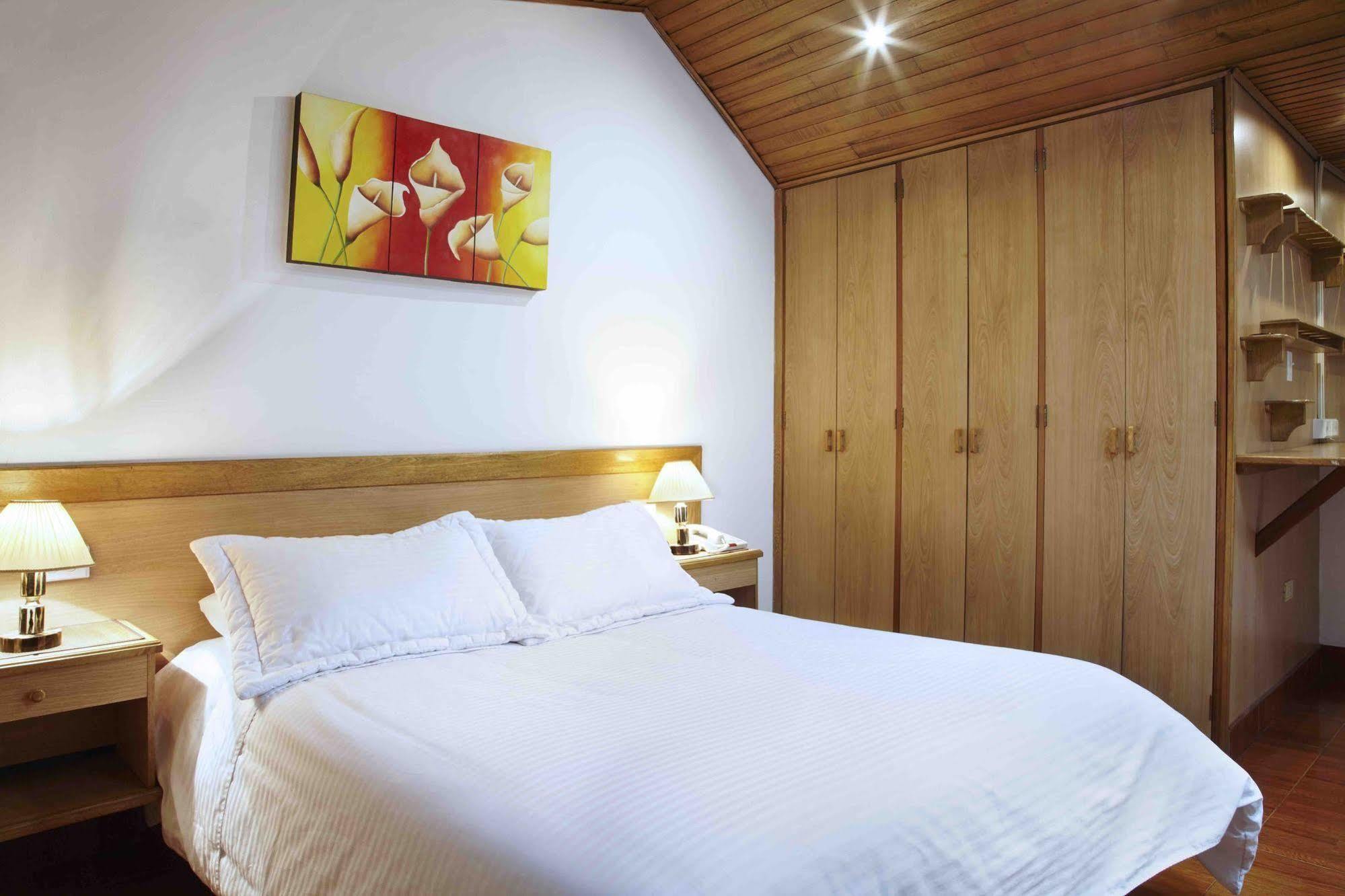Hotel Charlies Place Bogotá Esterno foto